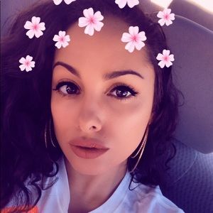 Meet your Posher, Steph